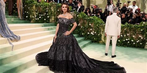 penelope chanel|Penélope Cruz Is a Chanel Princess at the 2024 Met .